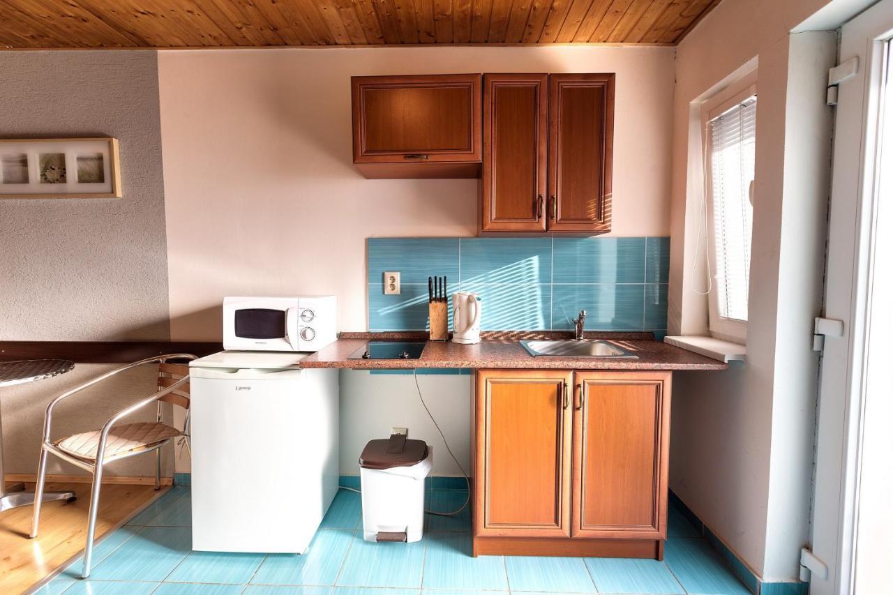 Apartmanovy Dom Red Hotel Podhájska Екстериор снимка